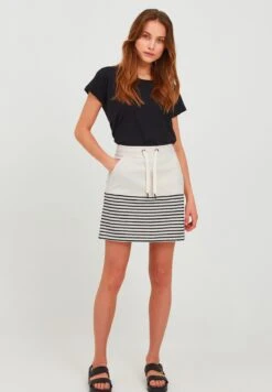 OXMO Oxpippa - Minirok - Black -Only Mode Winkel 006fd270667e4ee7962d91dcb61d711a