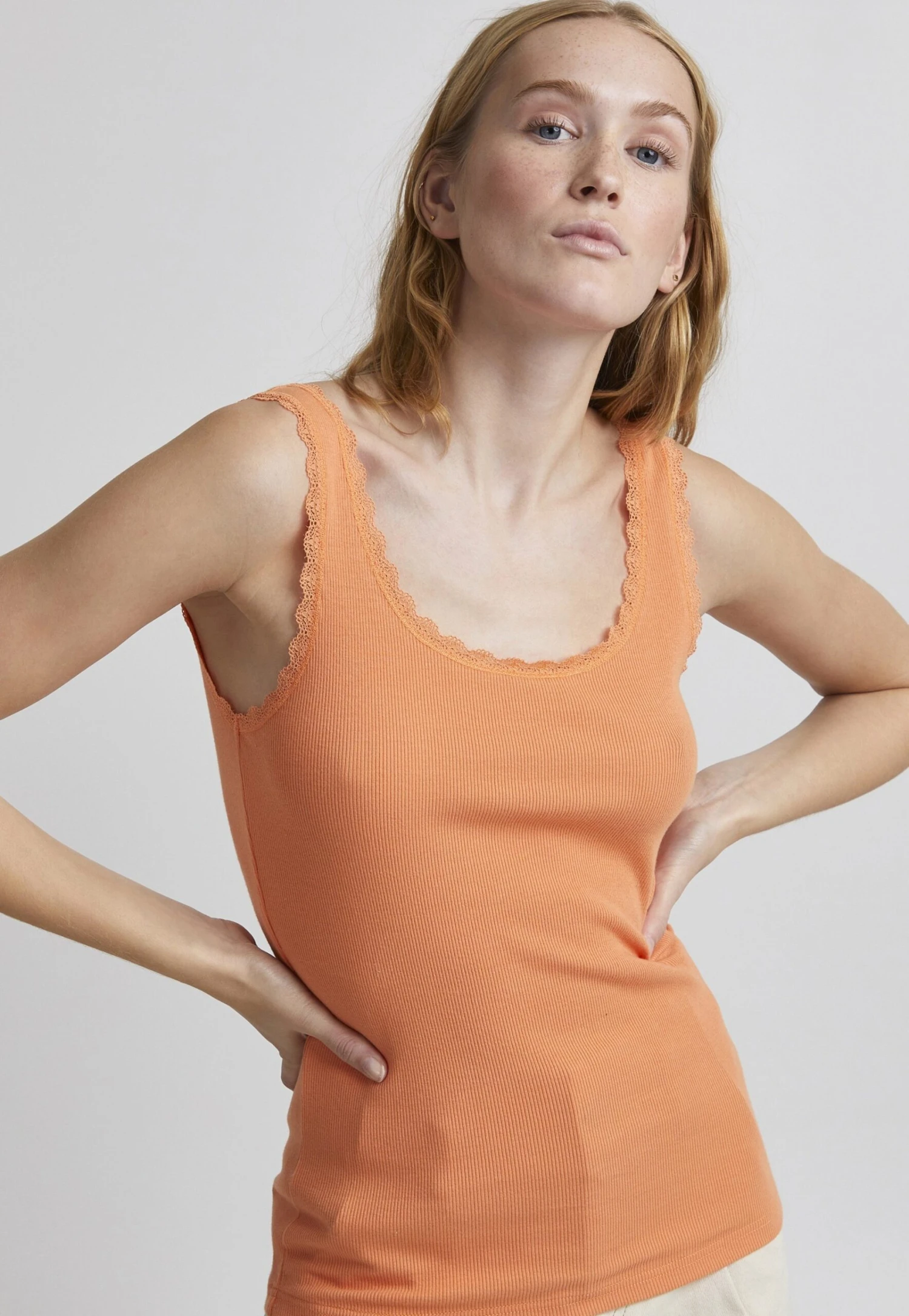 B.young Byposey - Top - Muskmelon 1 B.young Byposey - Top - Muskmelon