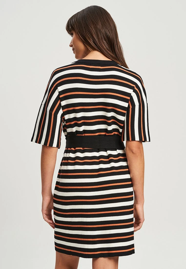 Calli Petras - Gebreide Jurk - Orange Stripe 3 Calli Petras - Gebreide Jurk - Orange Stripe - Afbeelding 3
