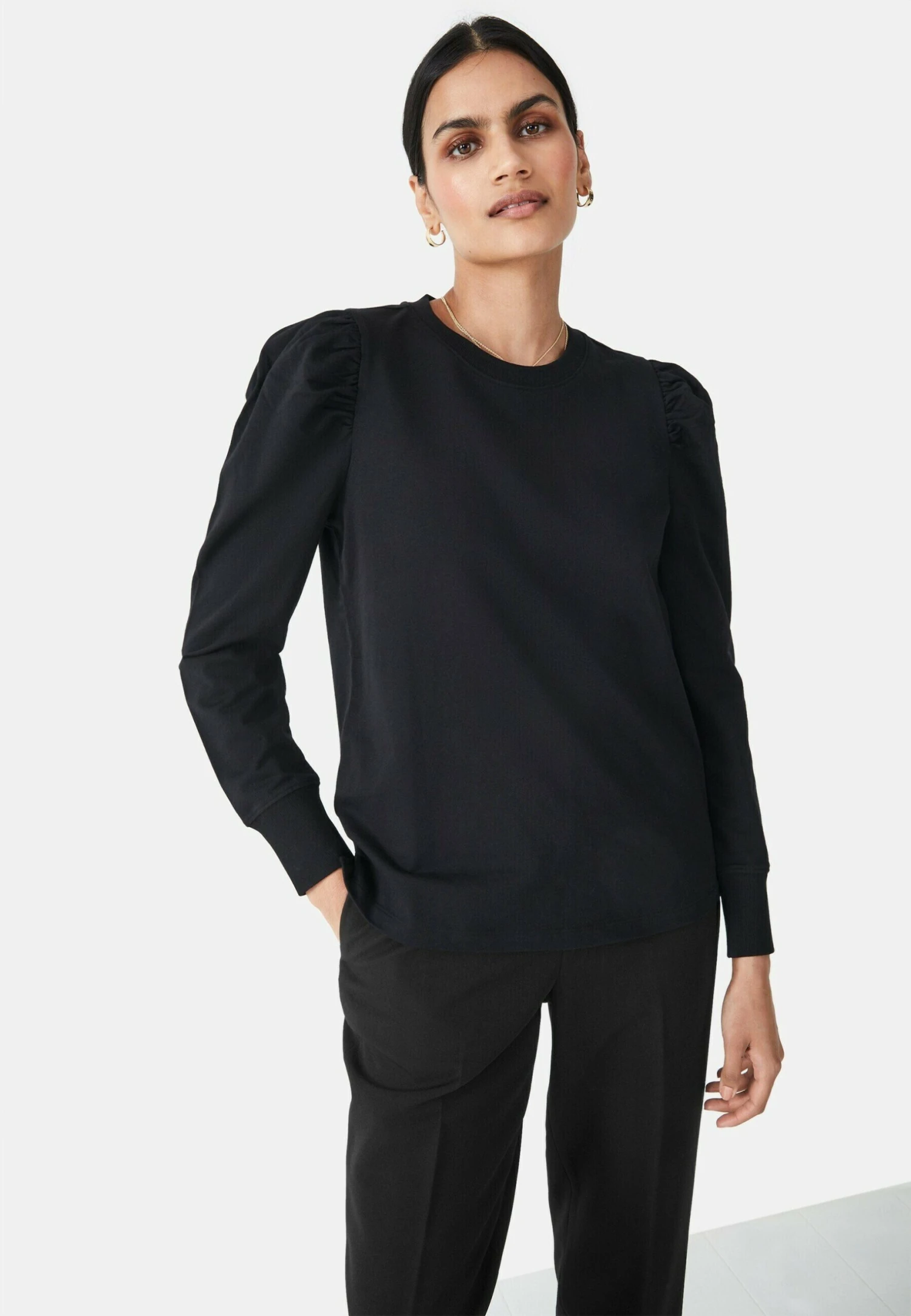 Bella Puff Sleeve - Longsleeve - Black 1 Bella Puff Sleeve - Longsleeve - Black