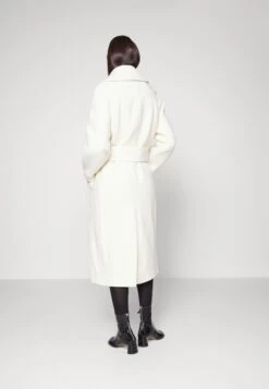 DRYKORN Alperton - Mantel - Off White -Only Mode Winkel 04f5f7ff92244e15942eb68e4b6d9600