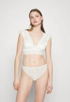 ONLY String - Cloud Dancer