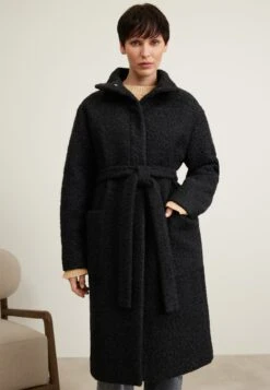 Boss Caylon - Mantel - Black