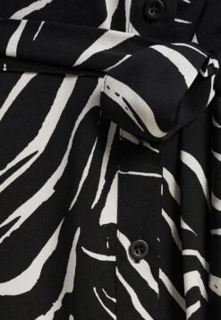 Tussah Maxi-Jurk - Black White Zebra 11 Tussah Maxi-Jurk - Black White Zebra -Only Mode Winkel 08ad4b3312ef475889dada4701c3e8b6