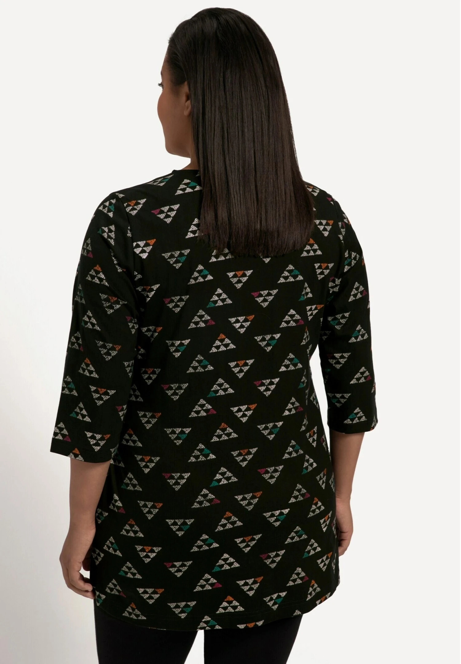 Ulla Popken Grafische Print, Zipper, Zakken, 3/4-Mouwen - Longsleeve - Zwart 2 Ulla Popken Grafische Print, Zipper, Zakken, 3/4-Mouwen - Longsleeve - Zwart - Afbeelding 2