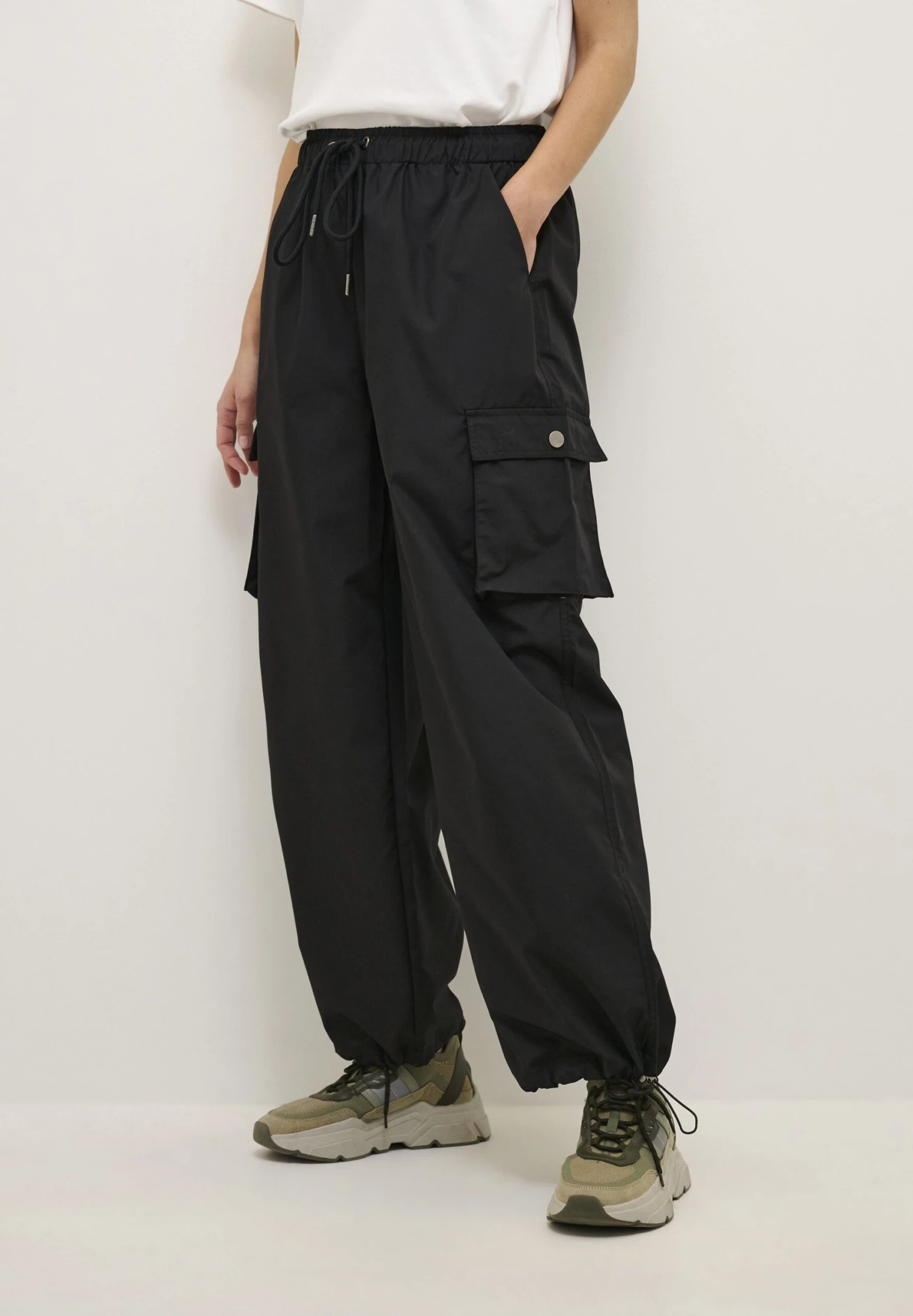 Culture Cujoanna - Cargobroek - Black 1 Culture Cujoanna - Cargobroek - Black