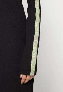 Calvin Klein Jeans Logo Elastic - Etui-Jurk - Black -Only Mode Winkel 0d86b215d2284b289a525b9988c4b6c0