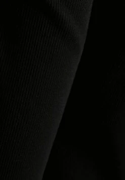 BERSHKA Long Sleeve Mini- Etui-Jurk - Black 11 BERSHKA Long Sleeve Mini- Etui-Jurk - Black -Only Mode Winkel 0db870dc2be847d3841653773e310ec0