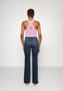 GOOD AMERICAN Good Curve Boot - Bootcut Jeans - Dark-BlueDenim 7 GOOD AMERICAN Good Curve Boot - Bootcut Jeans - Dark-BlueDenim -Only Mode Winkel 100fd0a8f3f34786b4e1d292d1050f5e