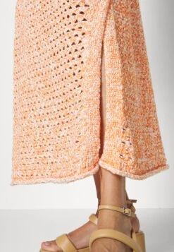 Holzweiler Crochet- Gebreide Jurk - Orange Mix 15 Holzweiler Crochet- Gebreide Jurk - Orange Mix -Only Mode Winkel 106860bef77648fabe214a914fe7448c