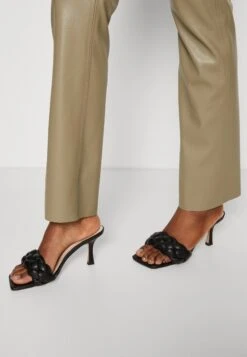 Soaked In Luxury Kaylee Straight Pants - Broek - Vetiver 11 Soaked In Luxury Kaylee Straight Pants - Broek - Vetiver -Only Mode Winkel 10f33814776446ee8048d621698dfe22