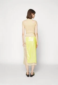 A.W.A.K.E. Mode Skirt With Sequin Detail - Kokerrok - Beigeyellow 12 A.W.A.K.E. Mode Skirt With Sequin Detail - Kokerrok - Beigeyellow -Only Mode Winkel 11ae6fd2114e45cb98ff622e981d86ef