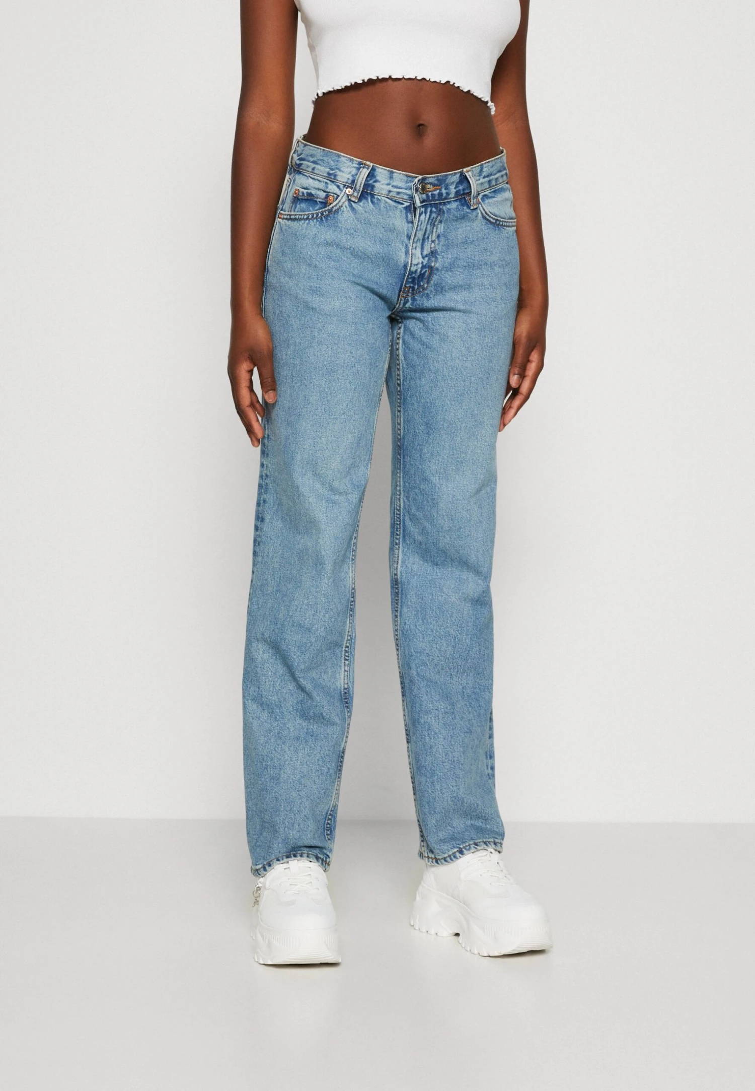 Gina Tricot Low - Straight Leg Jeans - Tinted Blue 1 Gina Tricot Low - Straight Leg Jeans - Tinted Blue