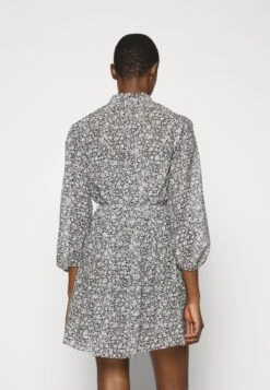 Maje Rilanaise - Jurk - Noir/Blanc -Only Mode Winkel 129accb834ae4dd3bcba4d24d685f37c