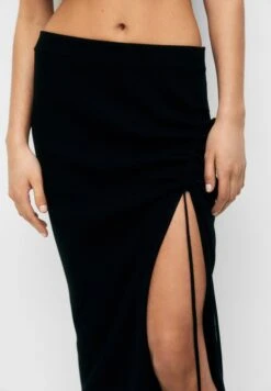 PULL & BEAR Midi With Slit - Kokerrok - Black -Only Mode Winkel 12dd725b3da547db94b7be4eb2251884