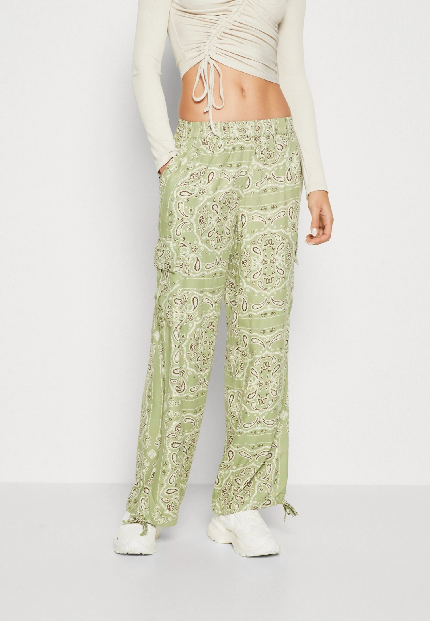 NEVER FULLY DRESSED Bandana Trousers - Cargobroek - Khaki 1 NEVER FULLY DRESSED Bandana Trousers - Cargobroek - Khaki