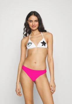 Chiara Ferragni Brazilian Brief - Bikinibroekje - Fucsia 6 Chiara Ferragni Brazilian Brief - Bikinibroekje - Fucsia -Only Mode Winkel 13cf75473c2344e48ff00d222d1dc3ac