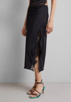 Cigarette Skirt With Detail - Kokerrok - Black