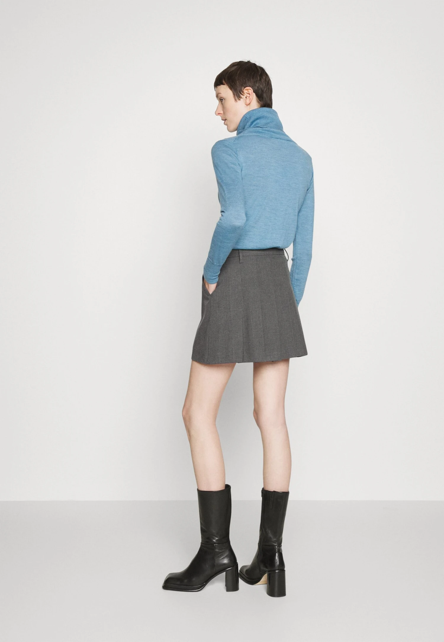 MAX & Co. Fatalita - Minirok - Dark Grey 3 MAX & Co. Fatalita - Minirok - Dark Grey - Afbeelding 3