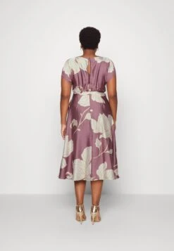 Curve Cocktail Dress- Cocktailjurk - Mauve -Only Mode Winkel 15e8da8bf54644928ae2e56d8463702e