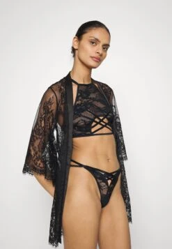 Ann Summers Francesca Crotchless Set - Triangel Bh - Black -Only Mode Winkel 1841b47e0f23449e8fe2623c9fc6d4ed