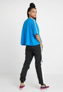 URBAN CLASSICS Ladies Striped Crinkle Pants - Trainingsbroek - Black/White 7 URBAN CLASSICS Ladies Striped Crinkle Pants - Trainingsbroek - Black/White -Only Mode Winkel 18bd711d5a874a8998397557e8ae618d