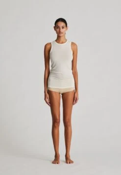 Alberte - Top - Off White 5 Alberte - Top - Off White -Only Mode Winkel 197383aa2f2d404aa857d7375cf5f07c