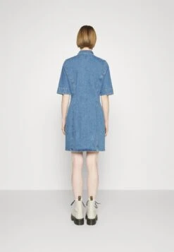 Lee Rider Shirt Dress - Spijkerjurk - Majestic Wave -Only Mode Winkel 1aa7bf6b64d2401cb5e31b0cce74f1fa