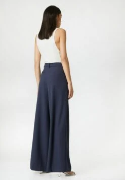 Bundfalten Brenda - Broek - Nachtblau -Only Mode Winkel 1d367790611543eeaa93c5e91346754a