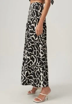 Therase - Maxirok - Black Jungle Abstract -Only Mode Winkel 1d3886c23b83493d8defcad604603429