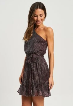 Tussah Cocktailjurk - Plisse Pink Metallic -Only Mode Winkel 1e2632a7ba174307878cf18a902bc257