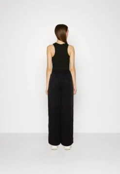 Object Objtilda Talula Long Noos - Broek - Black 8 Object Objtilda Talula Long Noos - Broek - Black -Only Mode Winkel 1e6465c9cc4d435fa3db6fc4eb505eb6