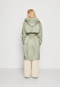 Nike Sportswear Trenchcoat - Oil Green -Only Mode Winkel 1e8c70ecdee64b8e80844c75a0f35074