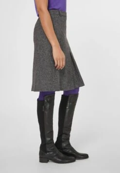 In Modischer- A-Lijn Rok - Schwarz Wollweiß 10 In Modischer- A-Lijn Rok - Schwarz Wollweiß -Only Mode Winkel 1fbbe15c159c4c5a80b954f3c10be631