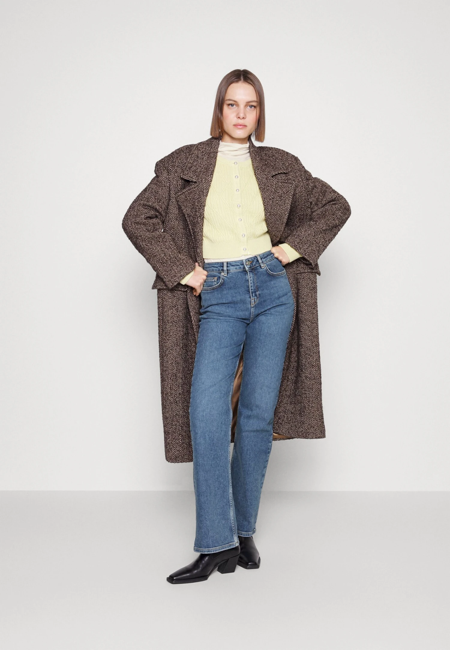 Selected Femme Slftone Bootcut - Relaxed Fit Jeans - Medium Blue Denim 2 Selected Femme Slftone Bootcut - Relaxed Fit Jeans - Medium Blue Denim - Afbeelding 2