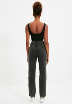Trendyol Straight Leg Jeans - Black -Only Mode Winkel 20789bec536e45de96974777418a1437