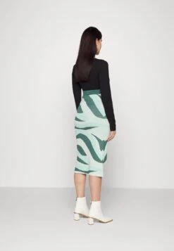 Mamalicious Mlolivia Midi Skirt - Kokerrok - Foliage Green 10 Mamalicious Mlolivia Midi Skirt - Kokerrok - Foliage Green -Only Mode Winkel 21577f94becf49a8b95f28550d16910a