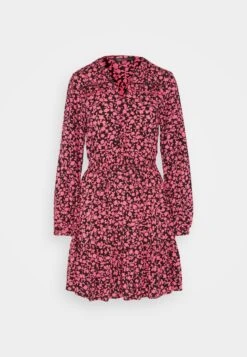 Marks & Spencer Ruffle Waist Mini - Blousejurk - Pink Mix 10 Marks & Spencer Ruffle Waist Mini - Blousejurk - Pink Mix -Only Mode Winkel 2269f9fc2f234d1ebdd9fd46c69c4937