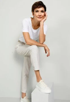 TONI Slim Fit Jeans - EcruSchilf -Only Mode Winkel 2448c696935b482fa537a9436162d916