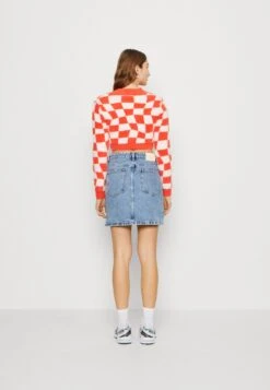 ONLY Onlbillie Uneaven Skirt - Jeansrok - Light Blue Denim 8 ONLY Onlbillie Uneaven Skirt - Jeansrok - Light Blue Denim -Only Mode Winkel 2459d87a246a499aa1a8b89cca36ed8e