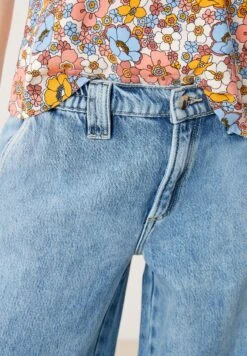 QS By S.Oliver Flared Jeans - Blue 11 QS By S.Oliver Flared Jeans - Blue -Only Mode Winkel 24a6bfd2b6954bf99c99c99d255d8c7b