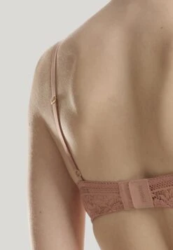 Wolford Straight- Voorgevormde Bh - Mocha -Only Mode Winkel 266a07f1e3d34710bc80f8bc90178f2d