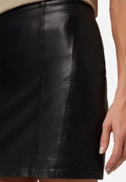 Kokerrok - Black 11 Kokerrok - Black -Only Mode Winkel 27a670a95ccb43d489b1b8da89d6a395