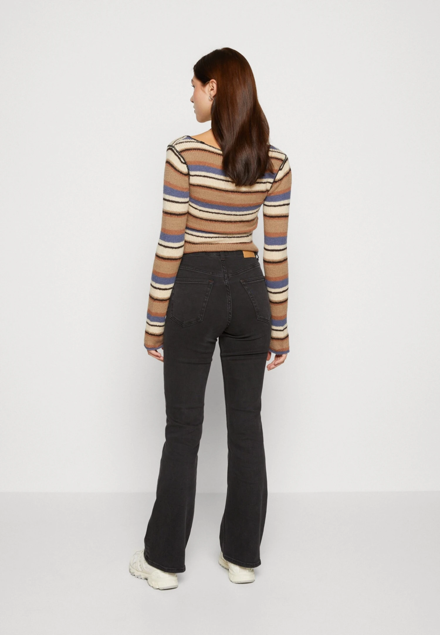 WEEKDAY Glow Curve - Flared Jeans - Black Lux 3 WEEKDAY Glow Curve - Flared Jeans - Black Lux - Afbeelding 3