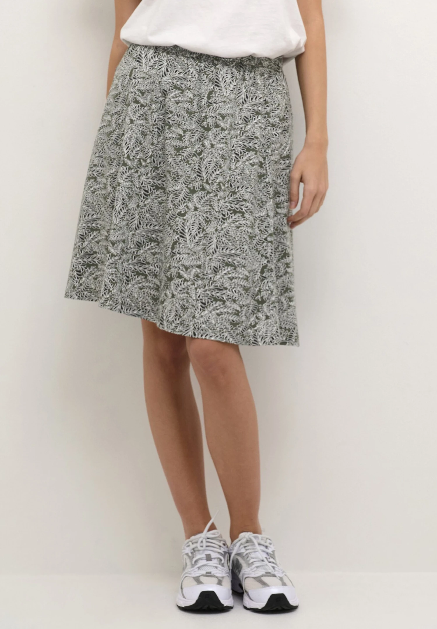 Kaffe Kahazel - A-Lijn Rok - Grape Leaf Black Leaf Print 3 Kaffe Kahazel - A-Lijn Rok - Grape Leaf Black Leaf Print - Afbeelding 3