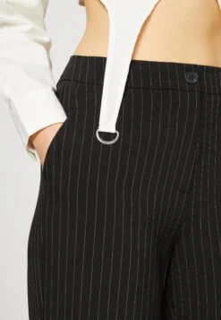 ONLY Onlkiya Wide Pinstripe - Broek - Black White -Only Mode Winkel 2e66a7b83bca4a60a601122063520a02