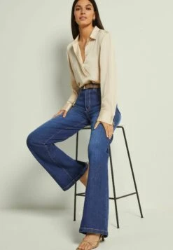 Next Hourglass Wide Leg - Flared Jeans - Dark Blue 10 Next Hourglass Wide Leg - Flared Jeans - Dark Blue -Only Mode Winkel 2f1b97bd21a148dbaed007a6c5e5ae36