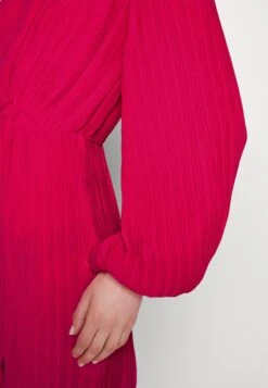 In The Style Georgia Louise Pink Plisse Ballon Sleeve Maxi Dress - Cocktailjurk - Pink -Only Mode Winkel 2f85933887634af2b71c5c408d95ebc6