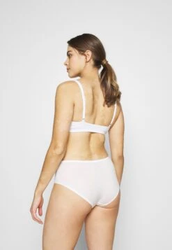 Calida 100% Nature Damen - Slip - Star White -Only Mode Winkel 30408485322e4fb994940f866194315b