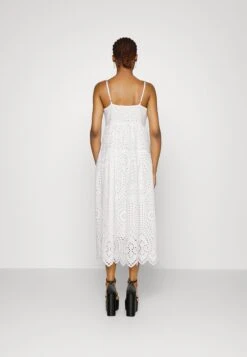 Yasmonica StrapDress- Cocktailjurk - Star White 7 Yasmonica StrapDress- Cocktailjurk - Star White -Only Mode Winkel 32d42ede09de4be485d15c8c5d1fbf0f